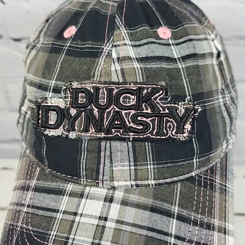 Duck Dynasty Hat Ladies Fit One Size Plaid Distressed Adjustable Ball‎ Cap